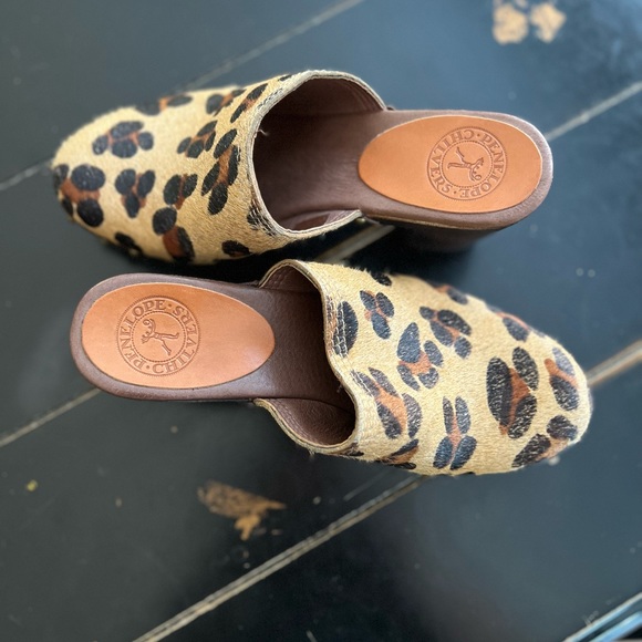 Penelope Chilvers cheetah clogs size 38 - Picture 3 of 4
